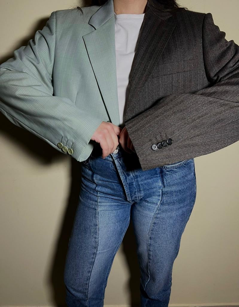 Blazer rielaborato crop “Contrasted”