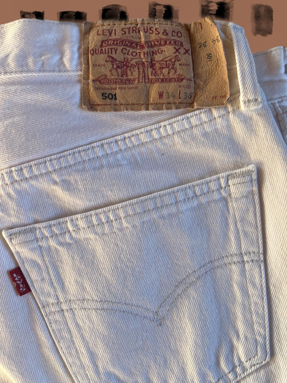 Shorts Levi’s rielaborato LV