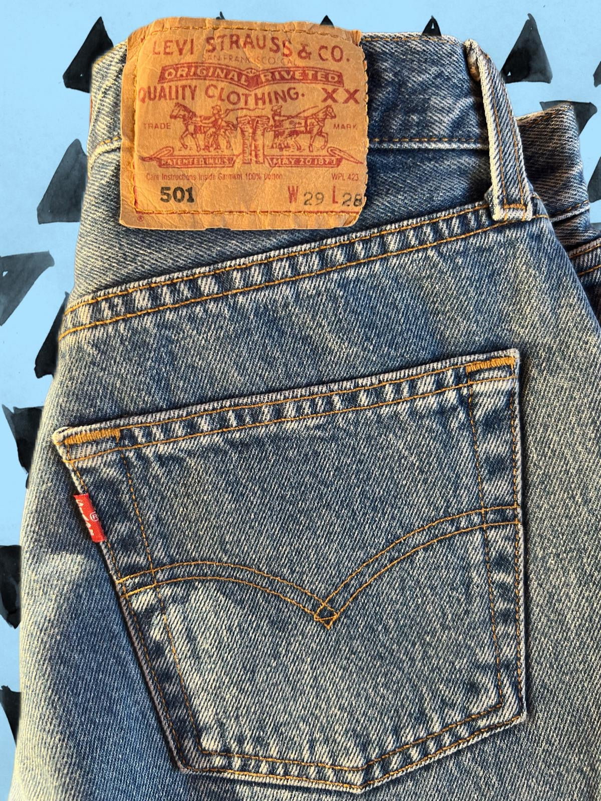 Shorts Levi’s rielaborato LV