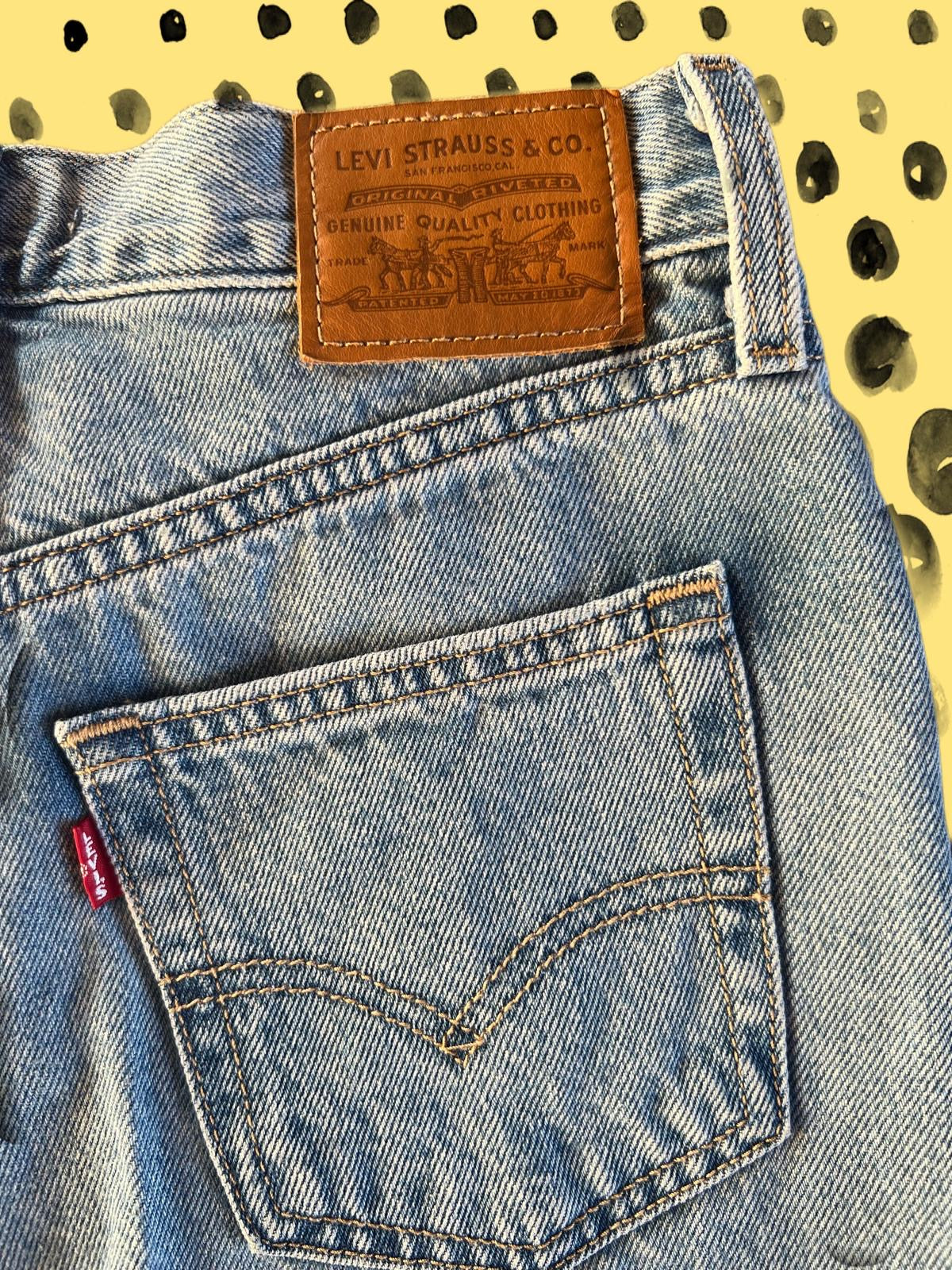 Shorts Levi’s rielaborato LV