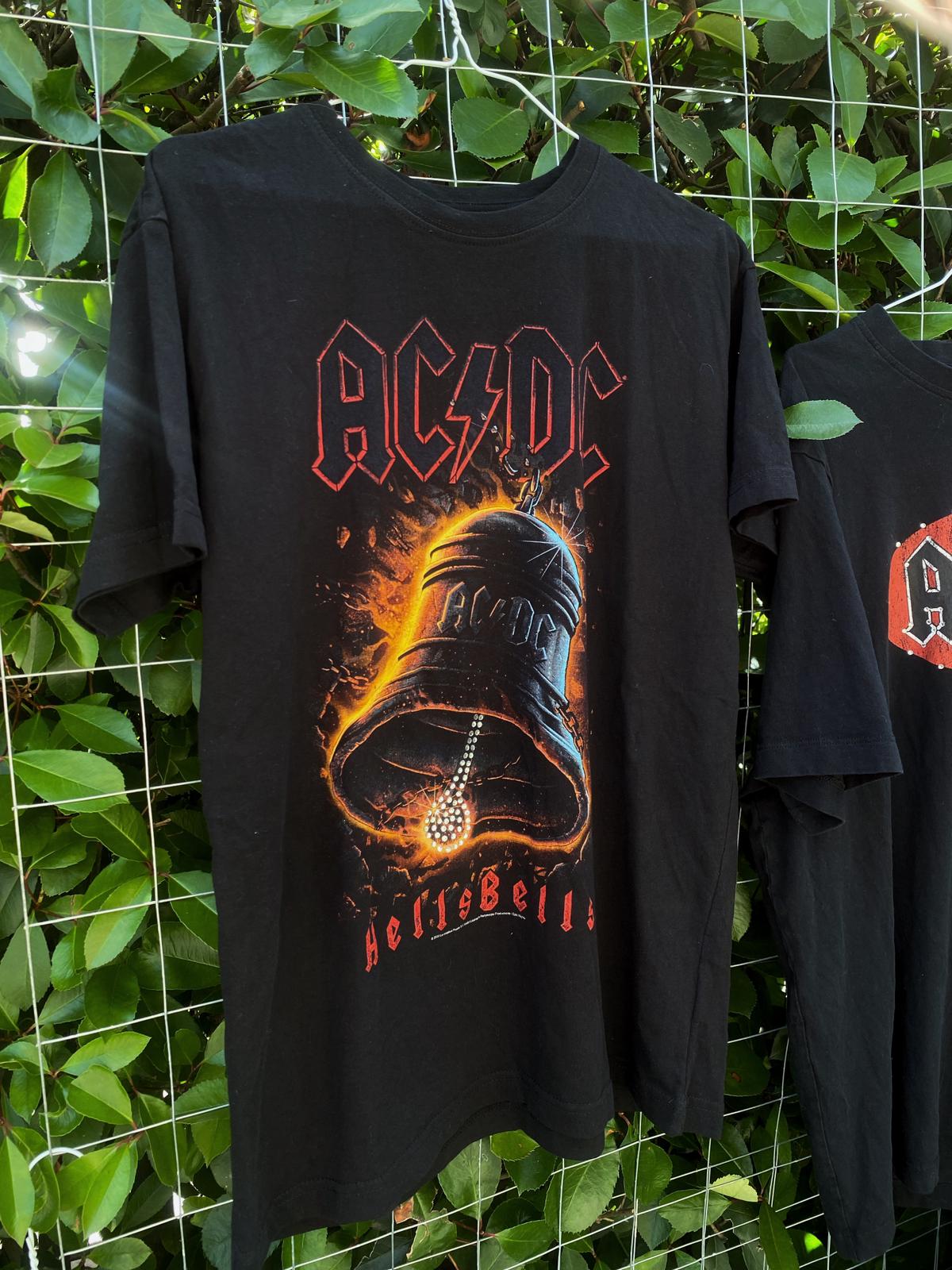 Maglia vintage AC DC rielaborata