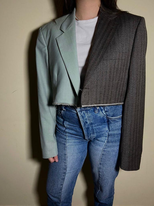 Blazer rielaborato crop “Contrasted”