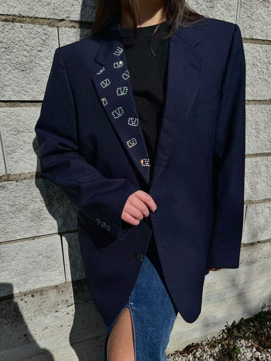 Blazer Valentino rielaborato con logo sul rever Valentino “V”